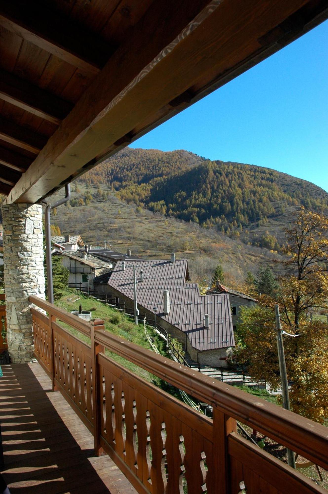 La Placette - Albergo Diffuso E Trattoria Usseaux Exterior photo