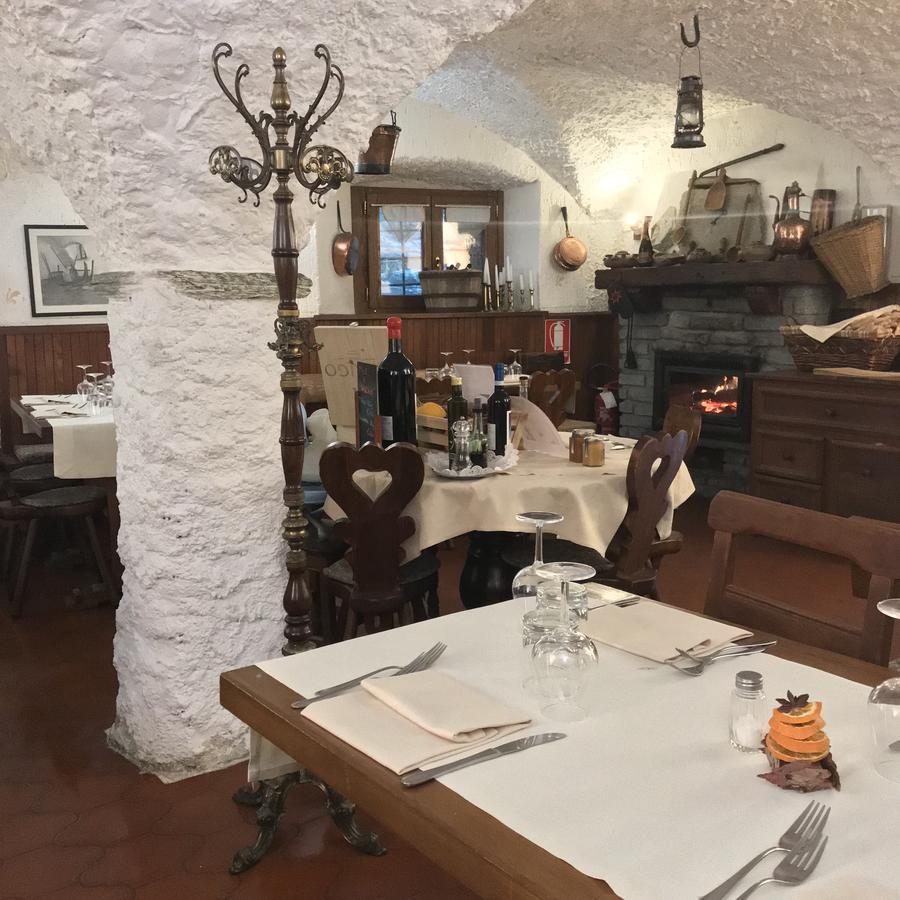 La Placette - Albergo Diffuso E Trattoria Usseaux Exterior photo