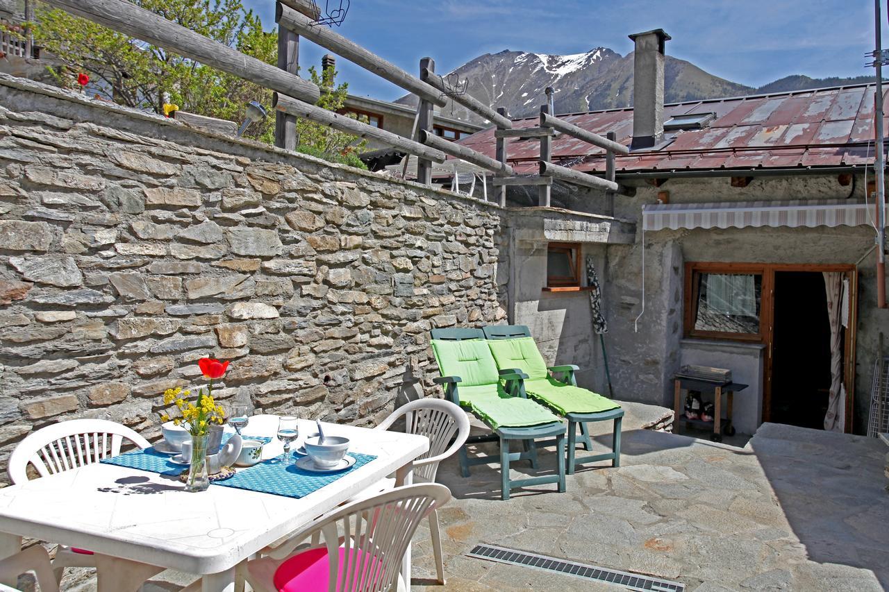 La Placette - Albergo Diffuso E Trattoria Usseaux Exterior photo